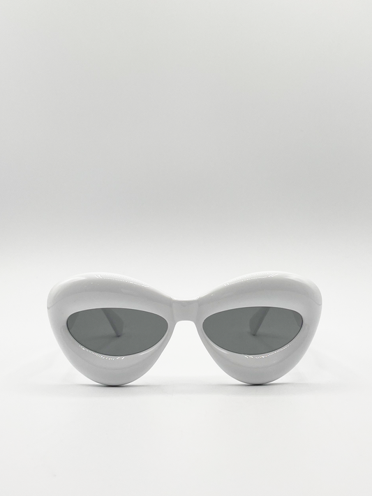Chunky sunglasses in white