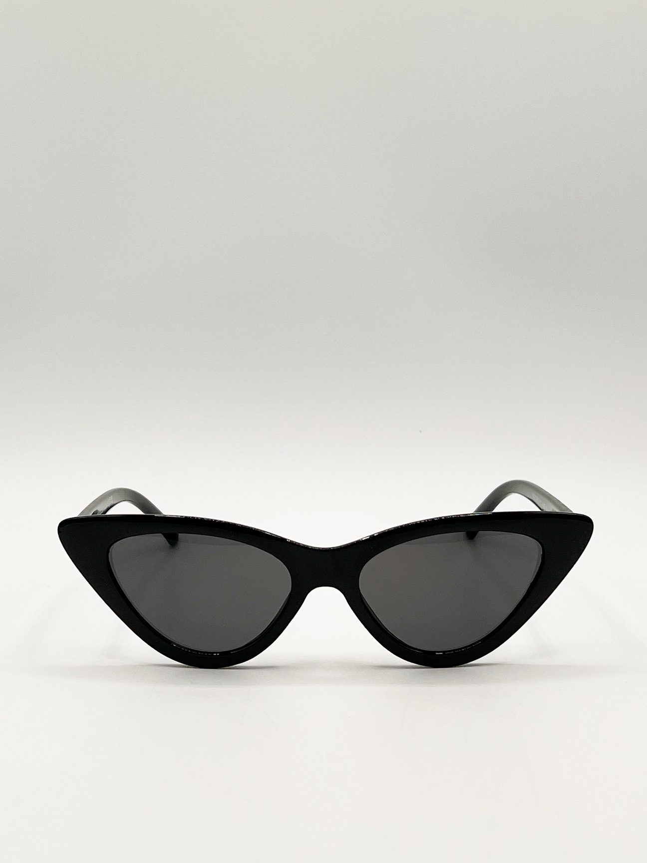 Classic cat eye frame sunglasses