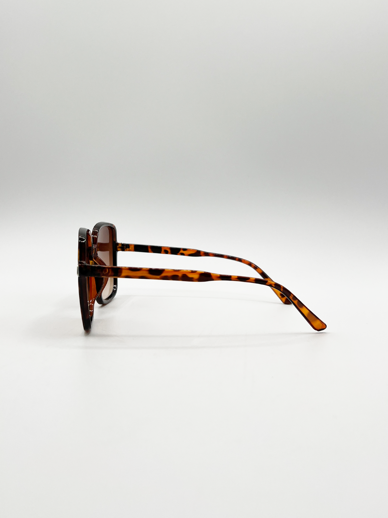 Oversized Lightweight Square Frame Sunglasses in Tortoiseshell
