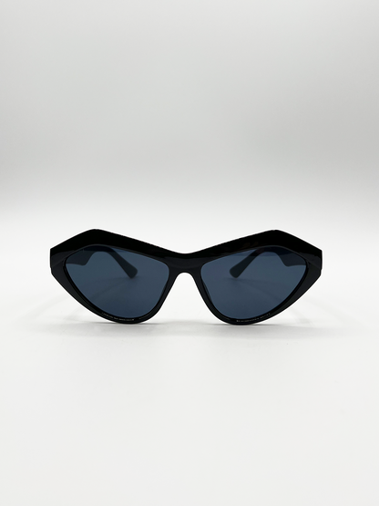 Vintage Style Angular Sunglasses in Black