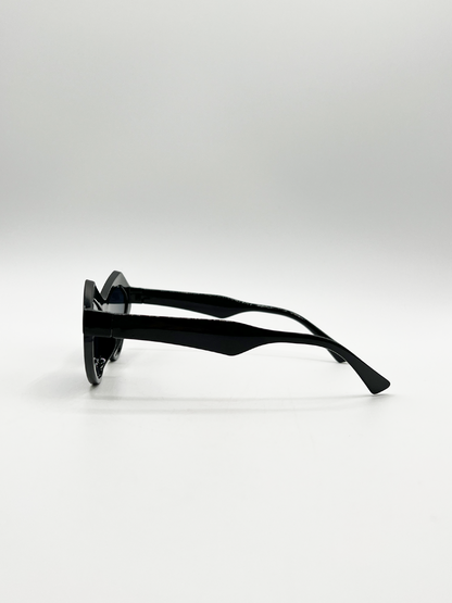 Vintage Style Angular Sunglasses in Black