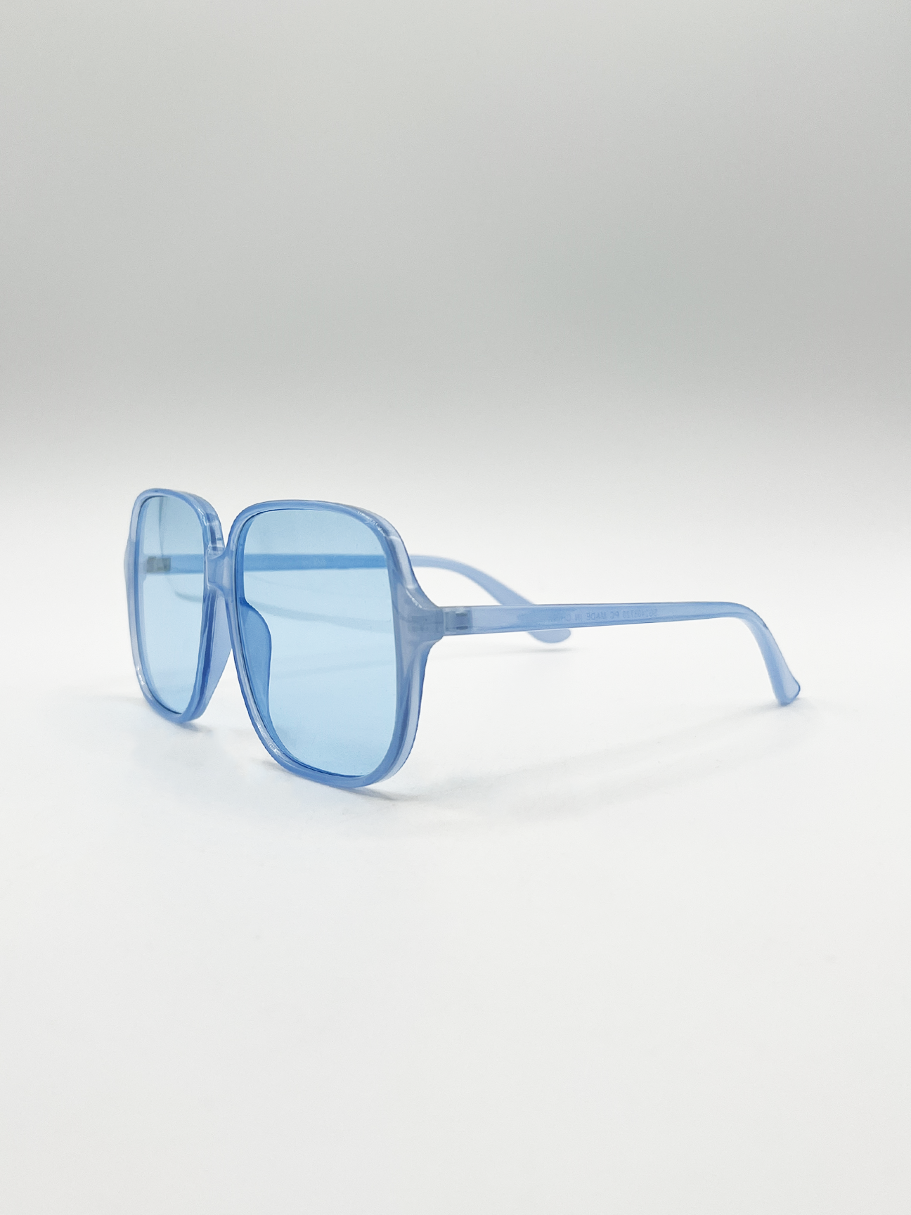 Oversized Lightweight Square Frame Sunglasses in Blue