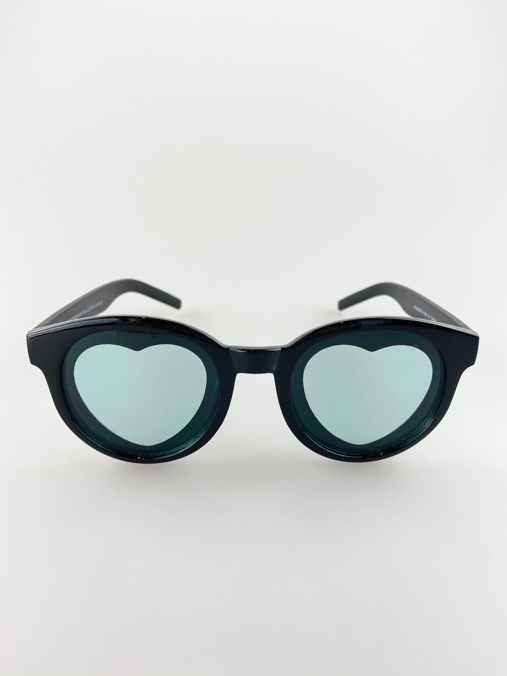Heart Shape Lense Sunglasses in Black