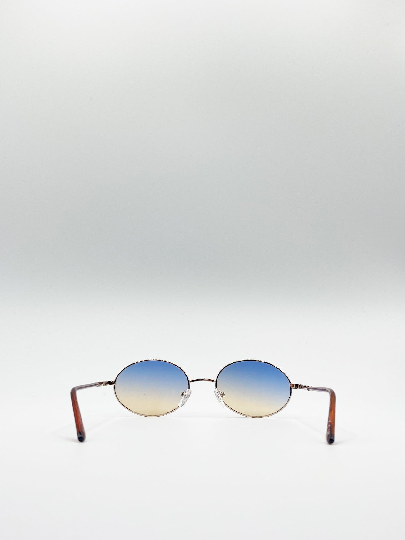 Oval Sunglasses In Ocean Lens