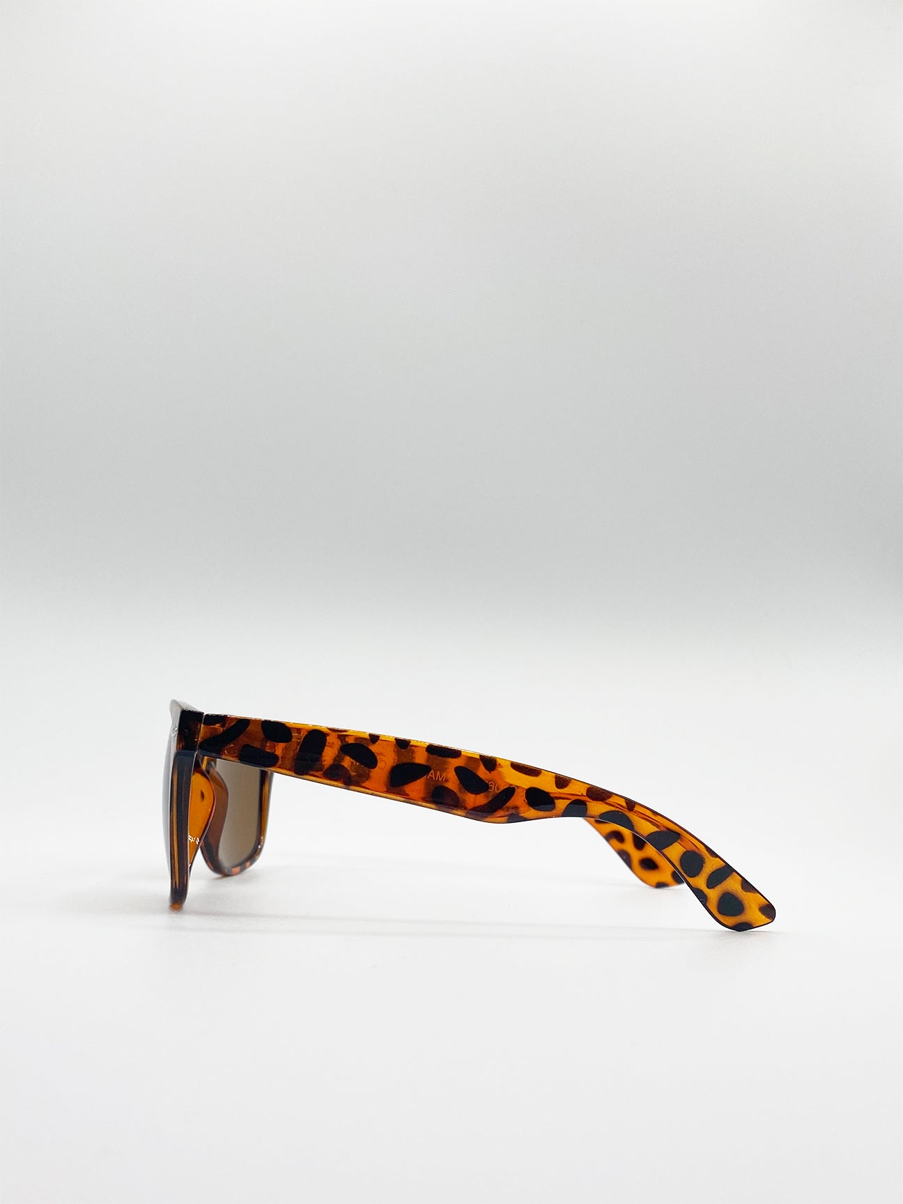 Tortoiseshell Wayfarer Sunglasses with Brown Lenses