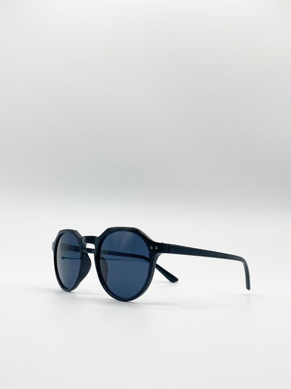 Black Classic Preppy Sunglasses With Key Hole Nosebridge