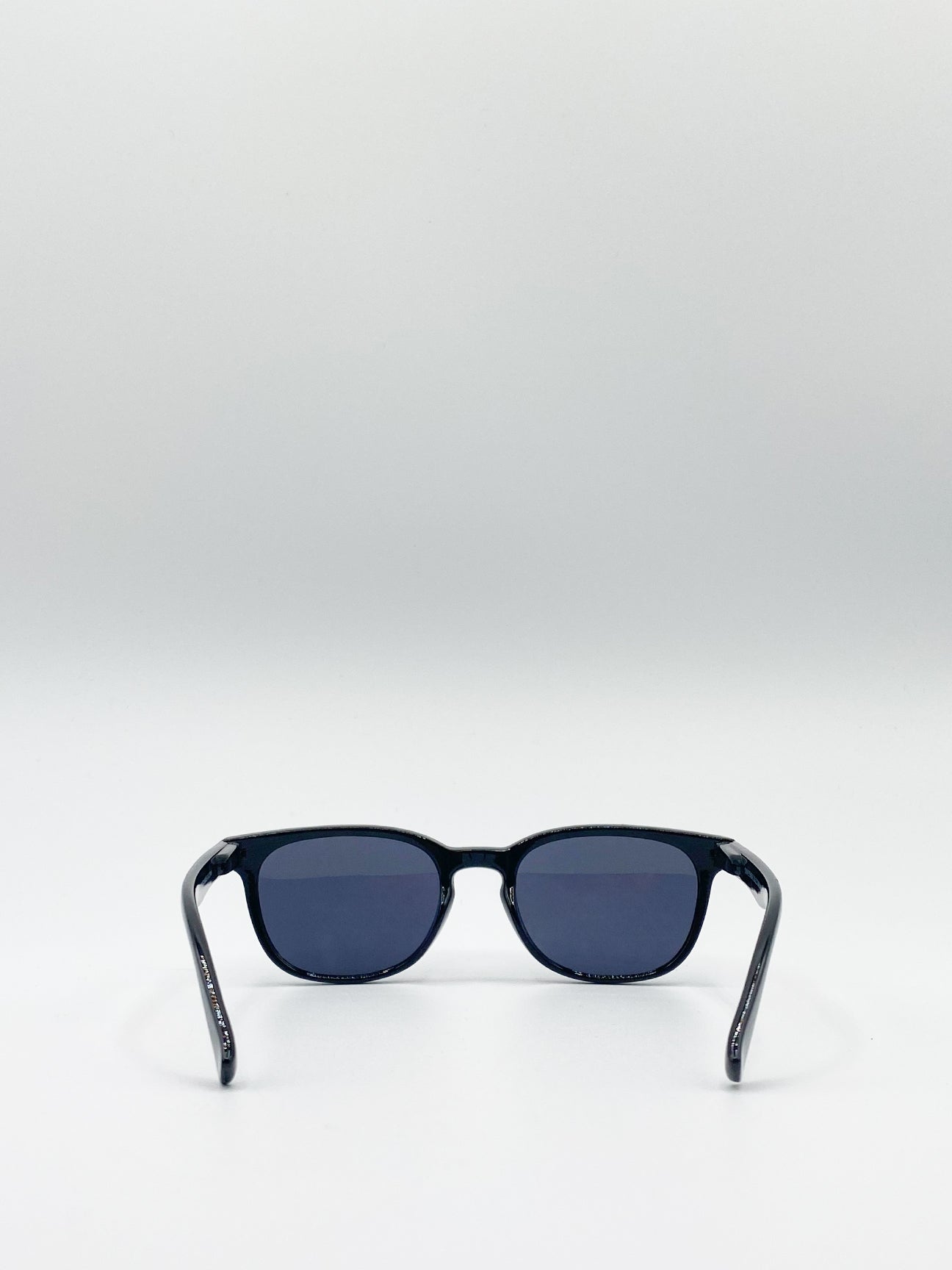 Black Smoke Lenses Classic Preppy Square Sunglasses With Key Hole Nosebridge