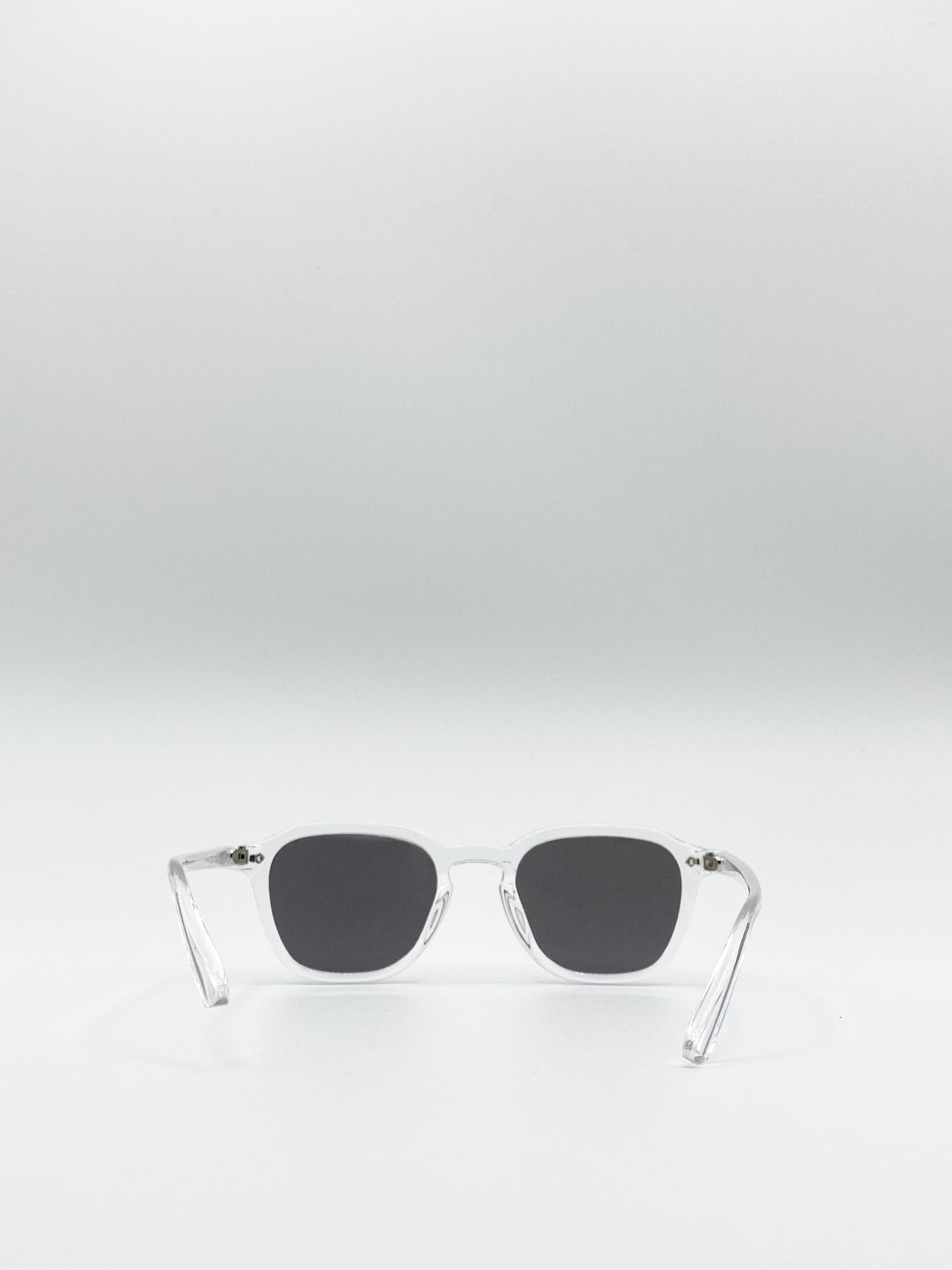 Clear Frame Classic Preppy Sunglasses With Key Hole Nosebridge