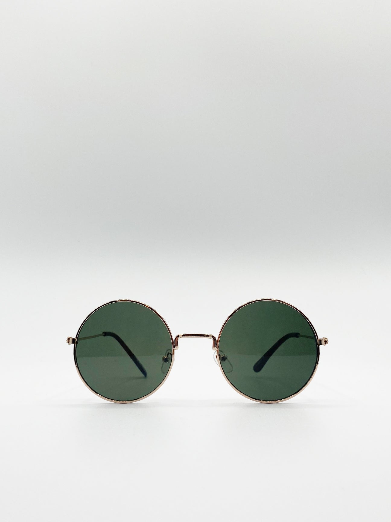 Classic Metal Round Sunglasses With Green Tinted Lenses