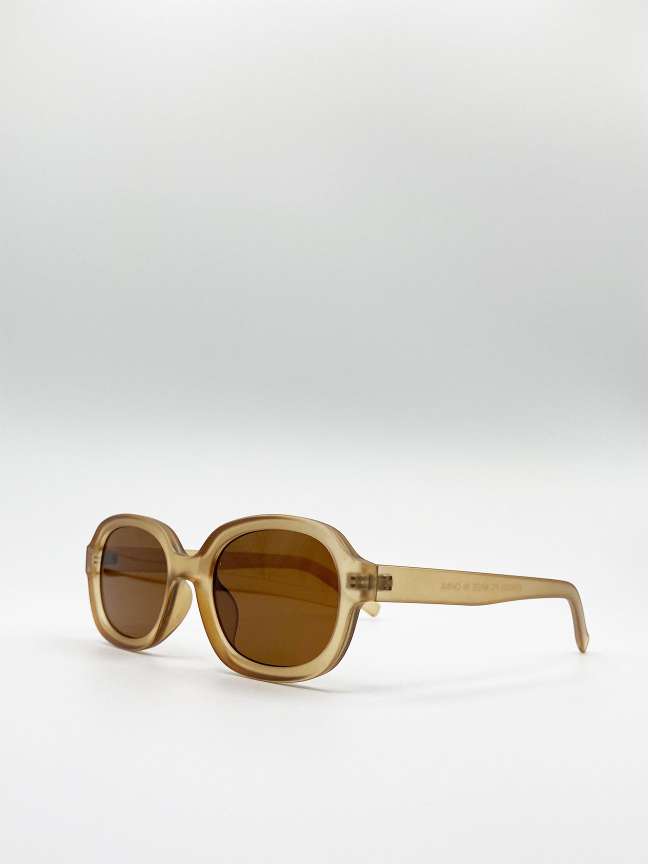 Oval Sunglasses In Matte Sand