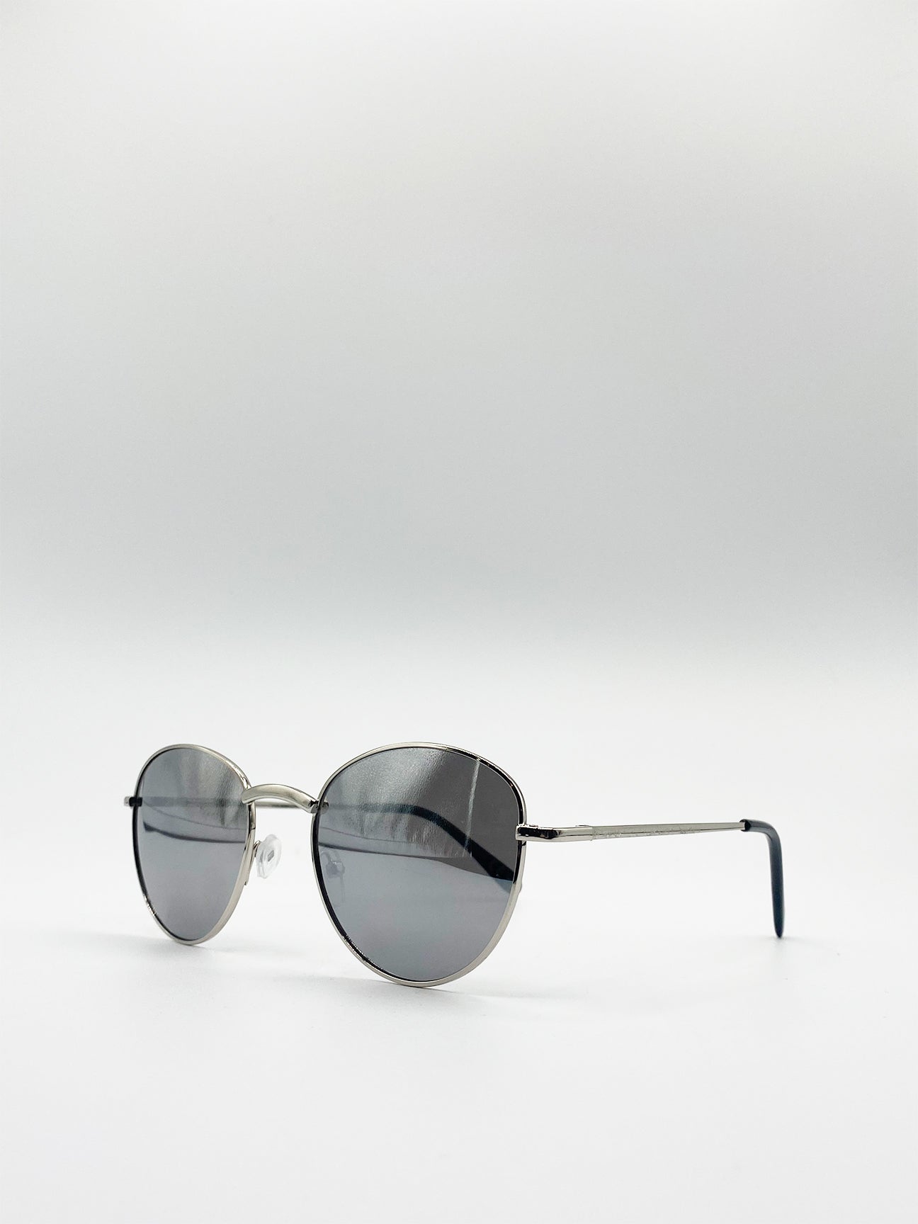 Classic Round Sunglasses In Silver Mirror