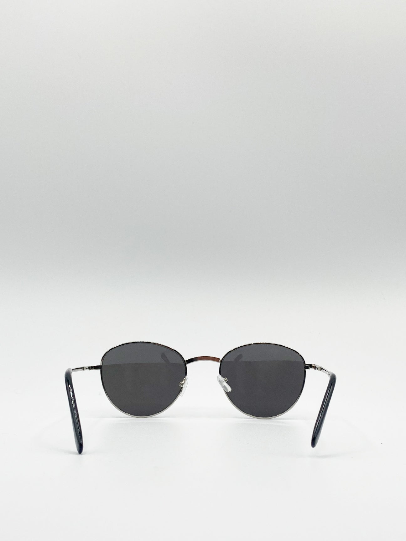 Classic Round Sunglasses In Silver Mirror