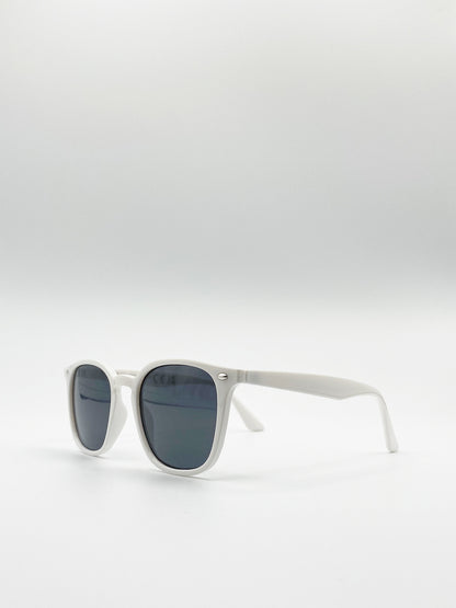 White Classic Preppy Square Sunglasses With Key Hole Nosebridge