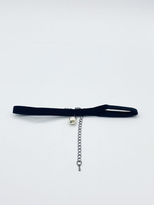 Black Faux Velvet Choker Necklace With Faux Pearl Charm